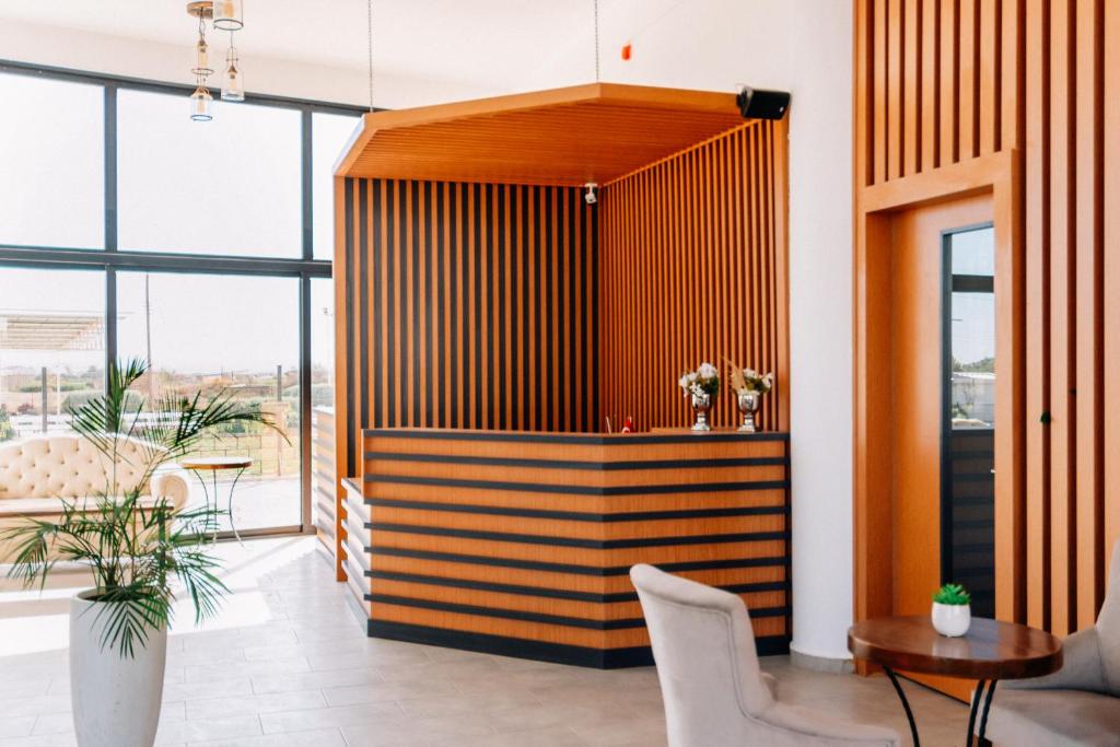 Cezar S Airport Hotel