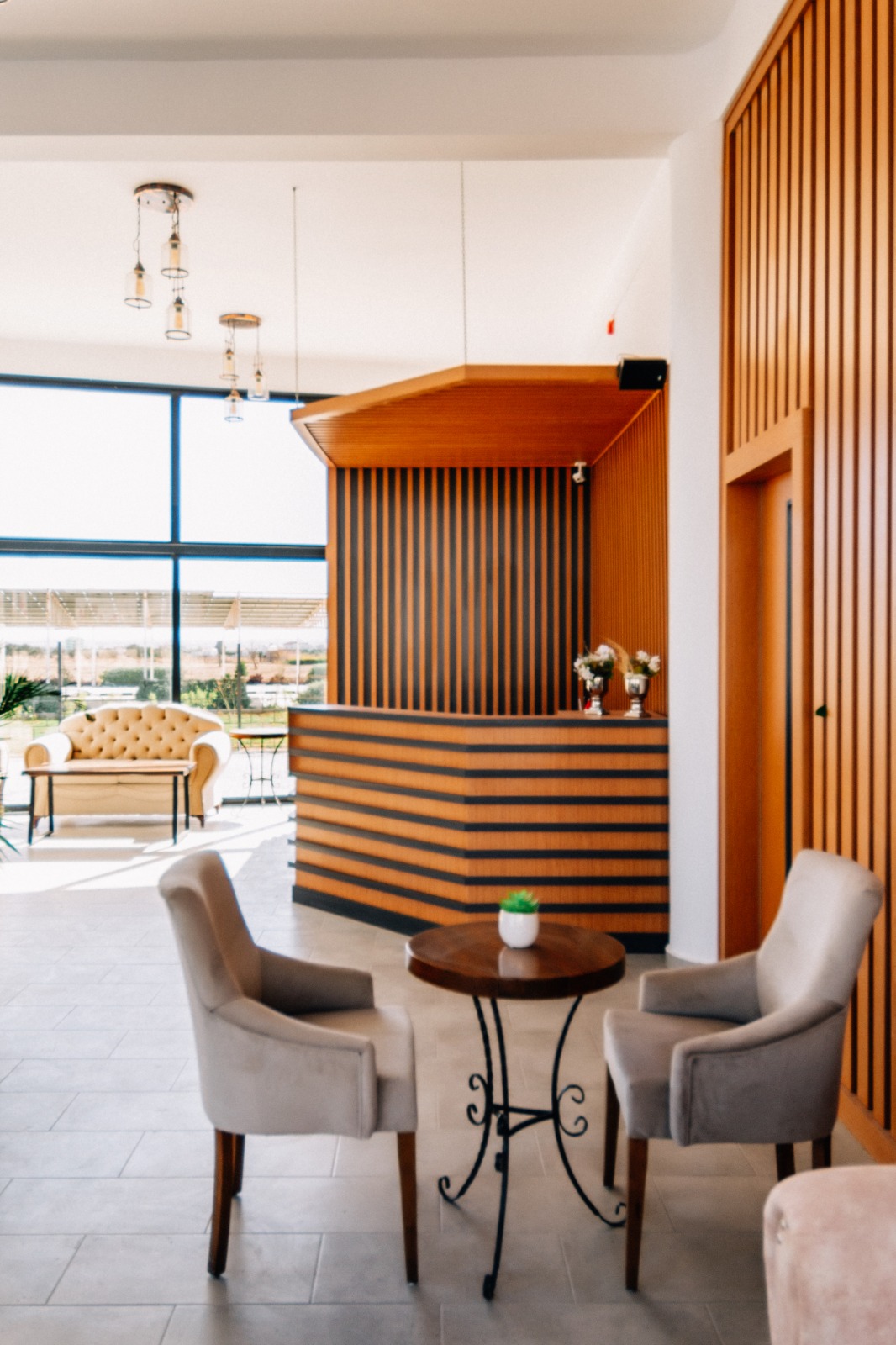 Cezar S Airport Hotel