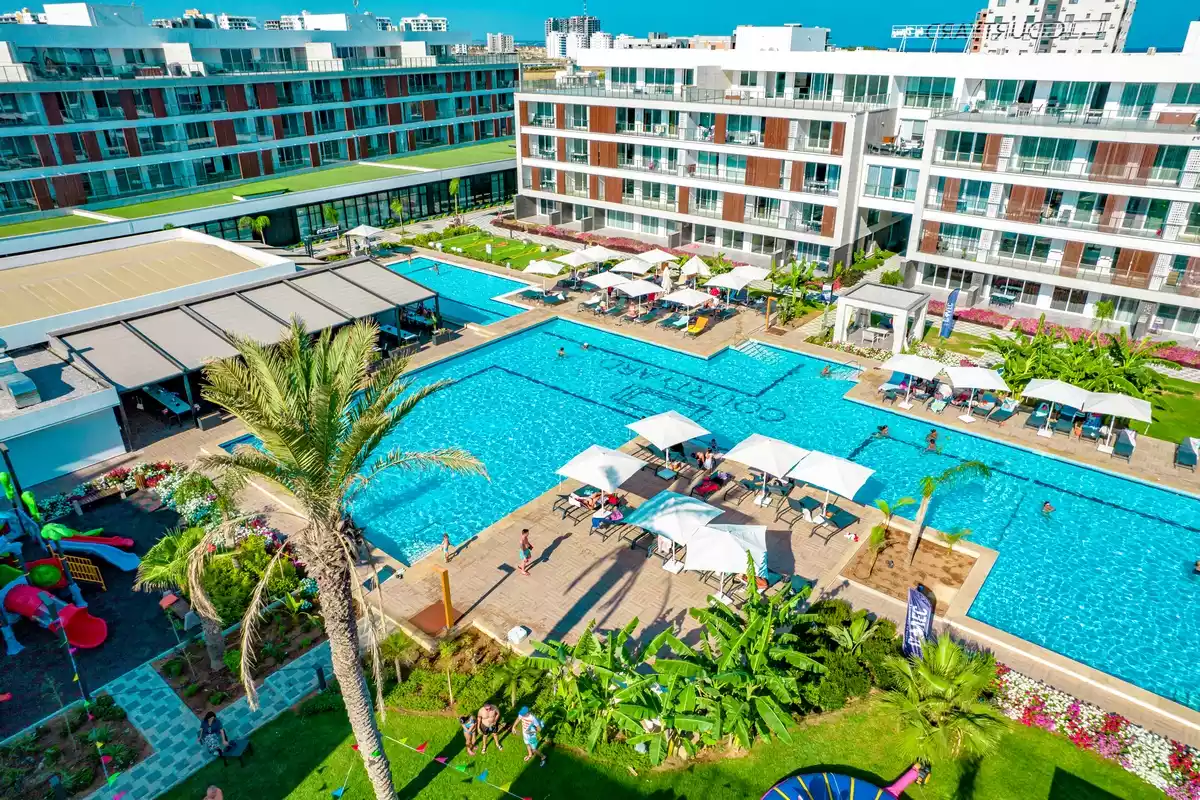 Courtyard Long Beach Resort