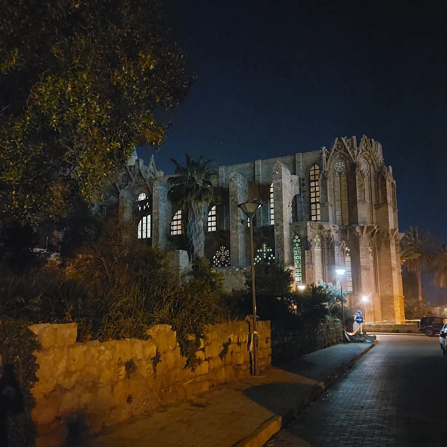 Golden Palms Guest House   Cafe