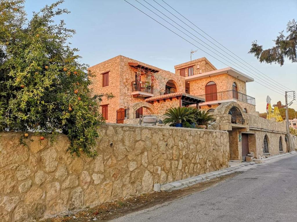 Hanna Koumi Boutique Hotel   Restaurant