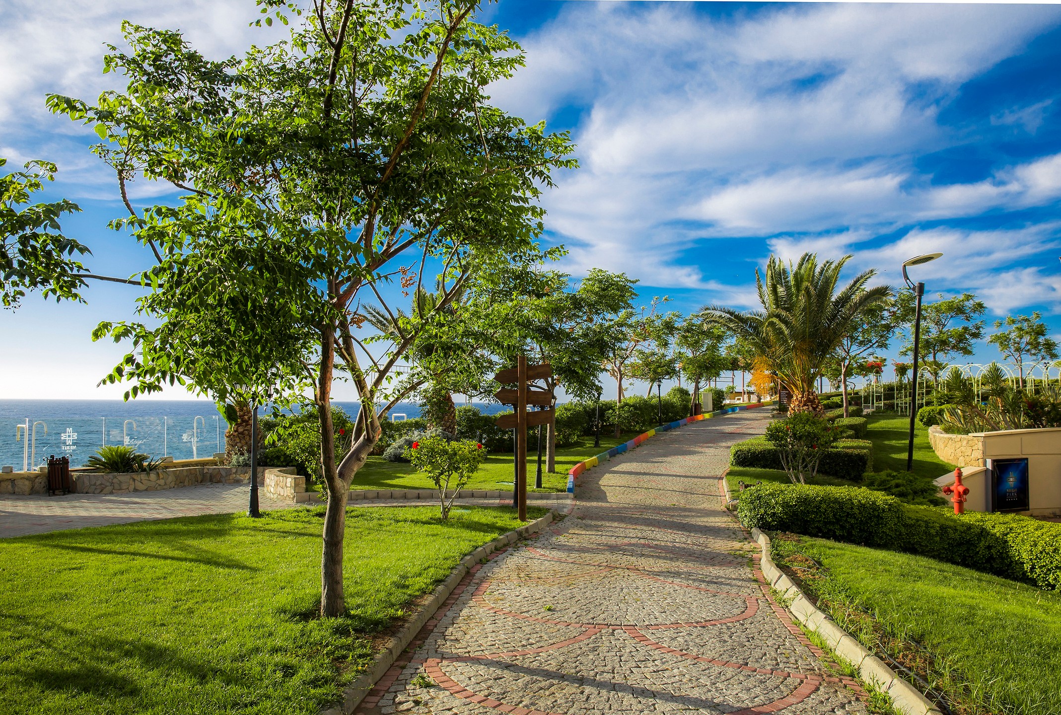 Merit Park Hotel & Spa & Casino - Walking Path