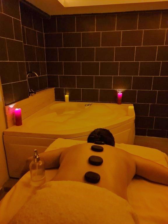 Olivia Palm Hotel   Spa