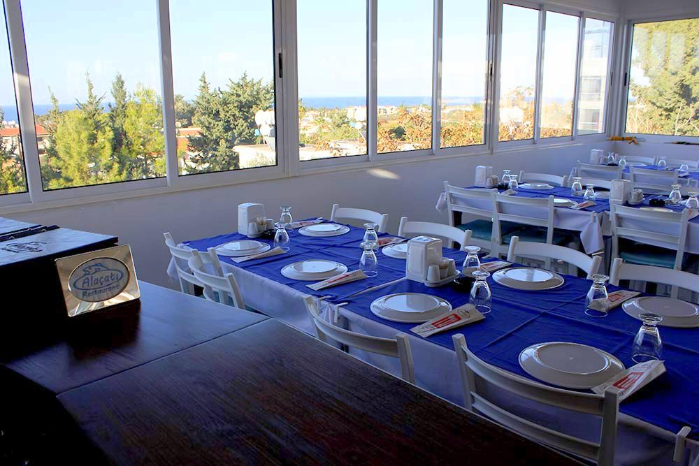 Rose Gardens Holiday Village 