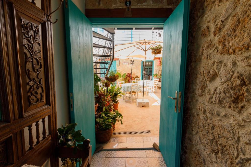 Santa Napa Guest House